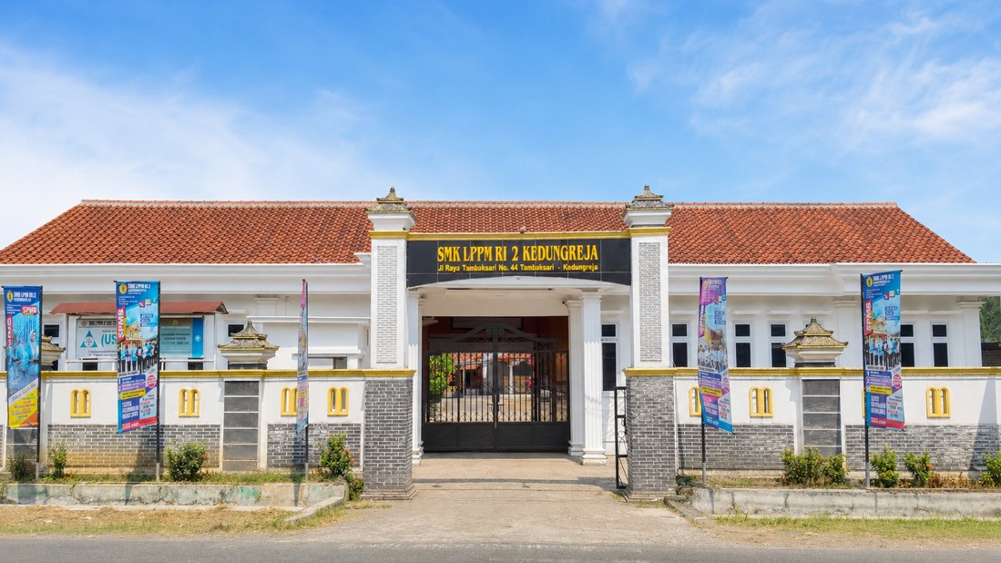 Gedung & Fasilitas Sekolah